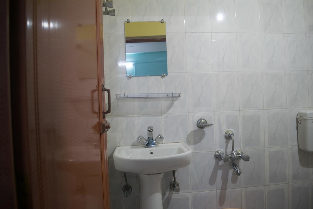 สิวัก ลอดจ์ Hotel ซิลชาร์ ภายนอก รูปภาพ