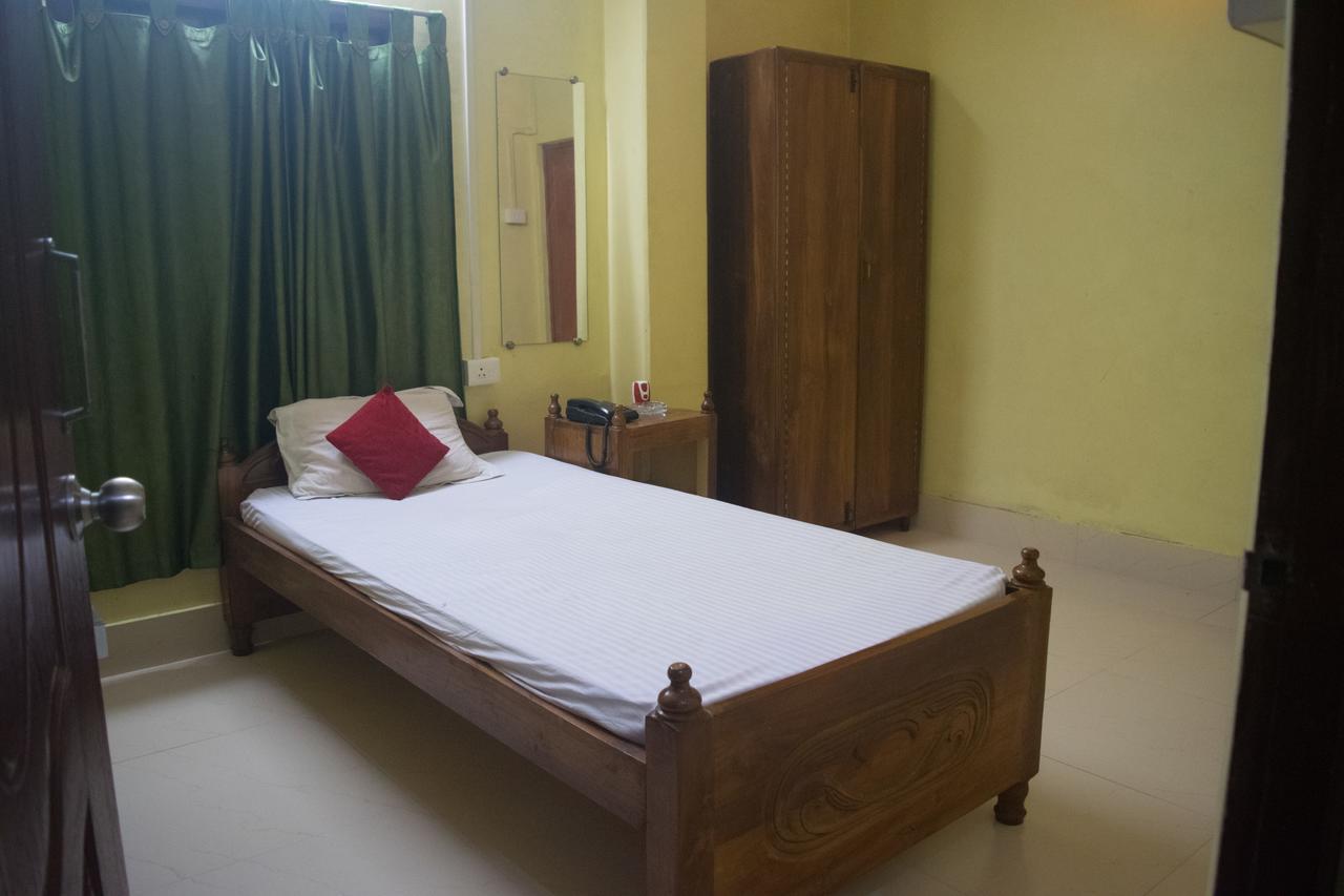 สิวัก ลอดจ์ Hotel ซิลชาร์ ภายนอก รูปภาพ